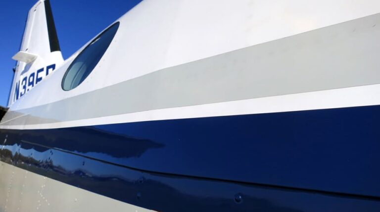 1988-King_Air_C90A-5