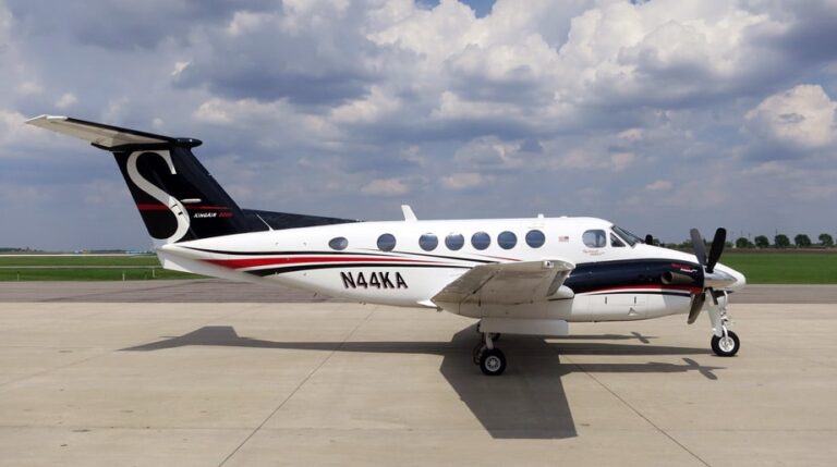 2000_King_Air_B200-1