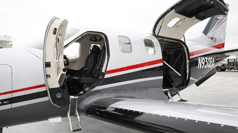 2017-TBM-930_doors_921x515