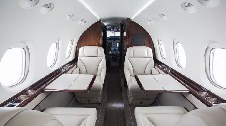 258963-Interior-Aft-Fwd-921x515-1