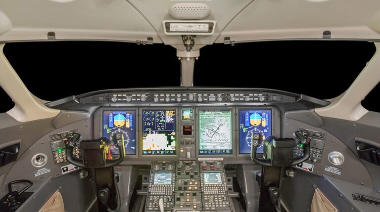 300-20132-Cockpit-1-921x515-1