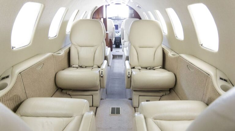 550-0939-Interior-Fwd-921-x-515