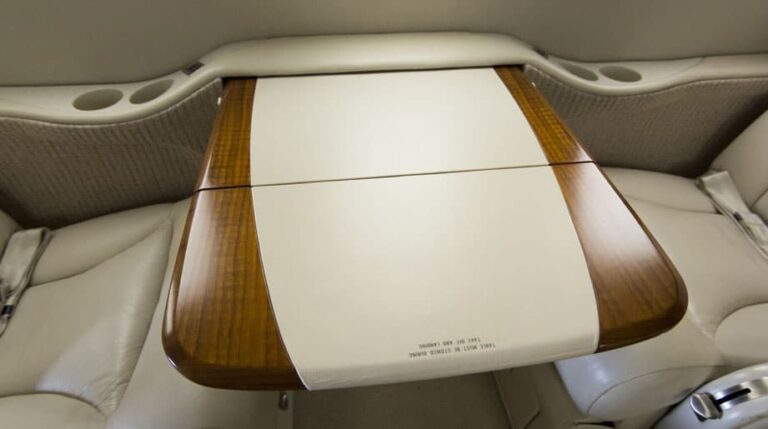 550-0939-Interior-Table-921-x-515