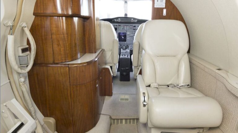 550-0939-Interior-beverage-921-x-515