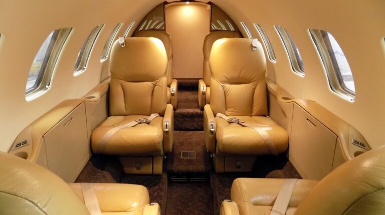 550-0961-aft-interior-921x515-1