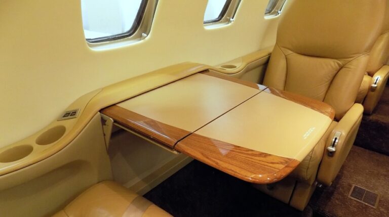 550-0961-single-seat-w-table-921x515-1