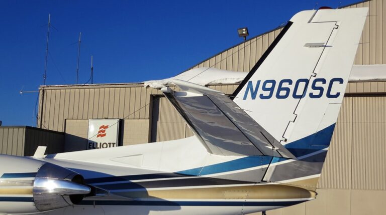 550B-0961-Exterior-Tail-921px-x-515px