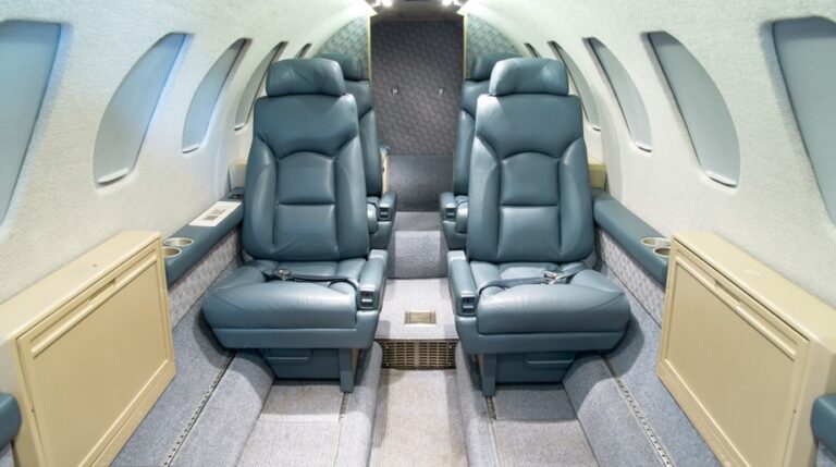 560-0096-Interior-pic-2-921x515-1