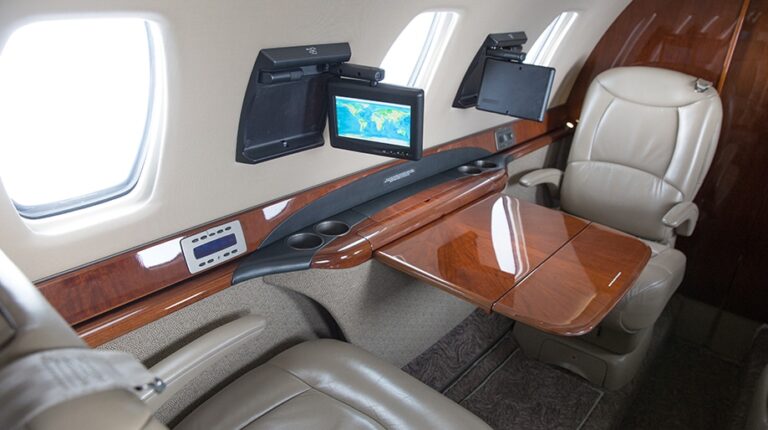 680-0211-Interior-Close-921x515-1