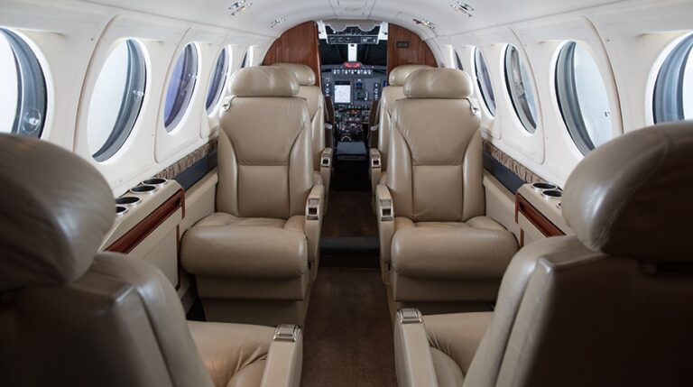 BB1925-Interior-Aft-Fwd-1-921x515-1