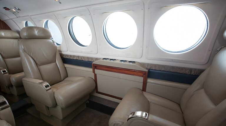 BB1925-Interior-Fwd-Aft-2-921x515-1
