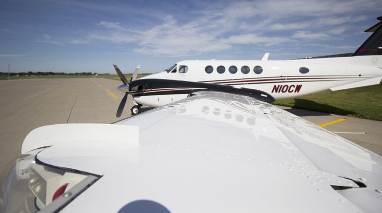 BY-52-Port-Wing-Paint-Detail-921x515-1