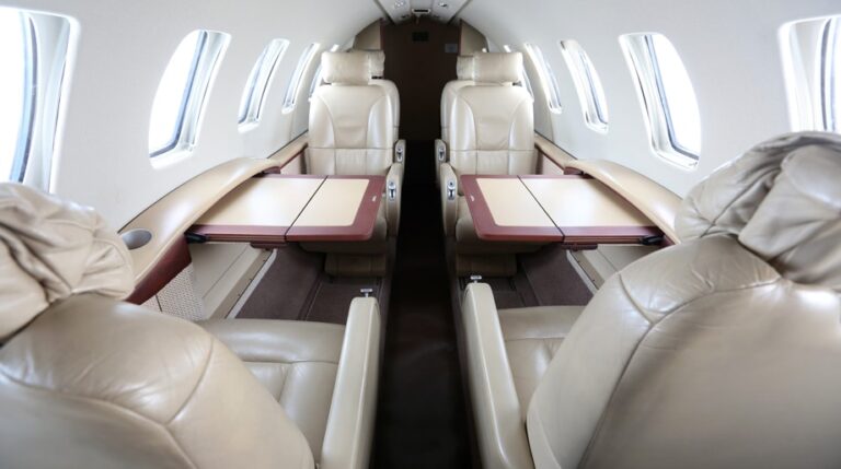 CJ2-Interior-921px-x-515px