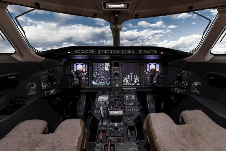 Challenger-300-24-2