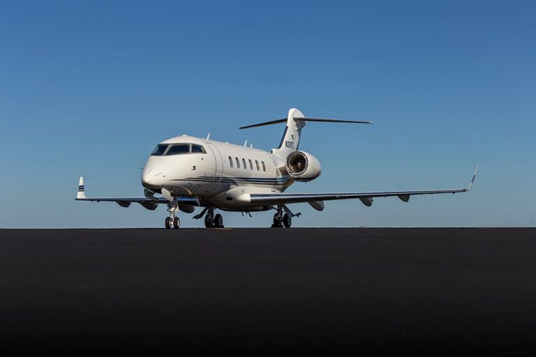 Challenger-300-N311FC-27