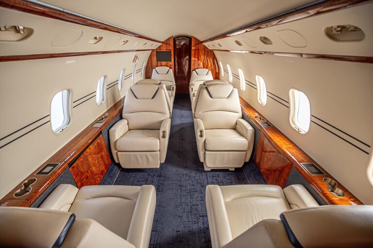 Challenger-300-N311FC-3