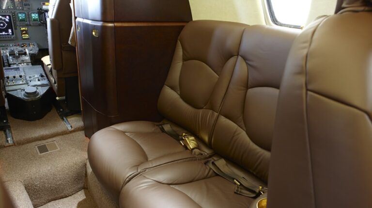 Divan-921x515-1