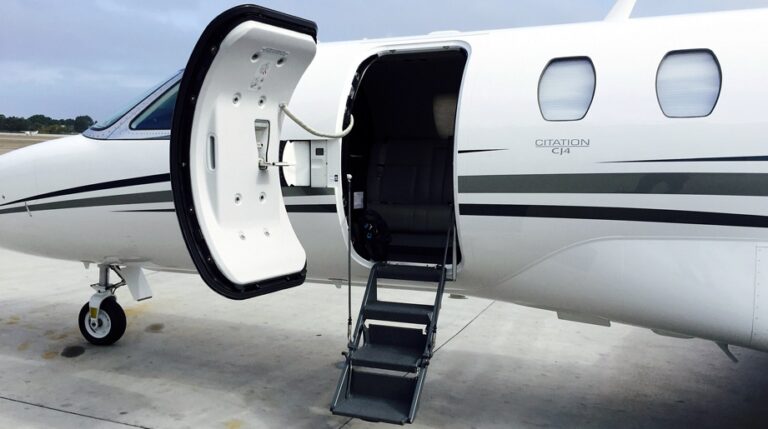 Exterior-3-921-x-515