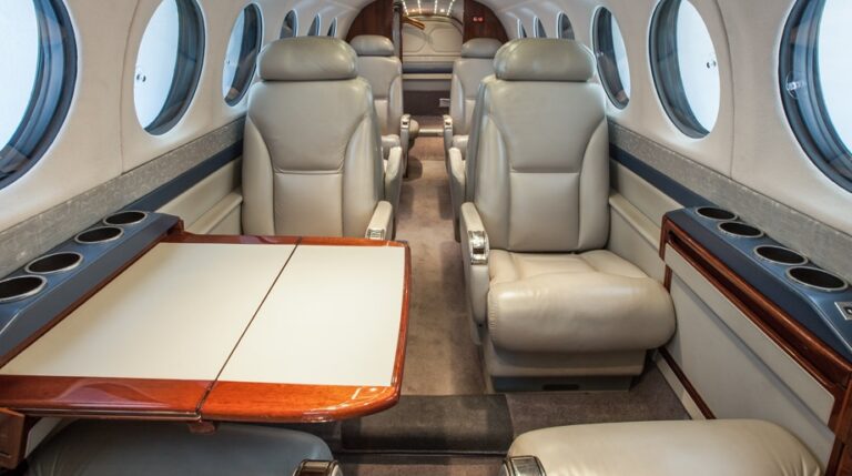 FL-0520-Interior-aft-921-x-515