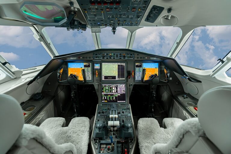 Falcon-2000EX-N249FJ-001-2