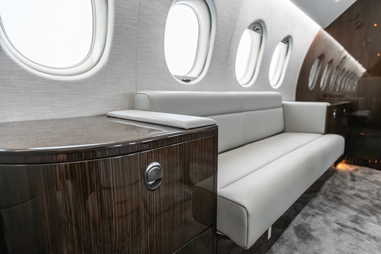 Falcon-2000EX-N249FJ-16