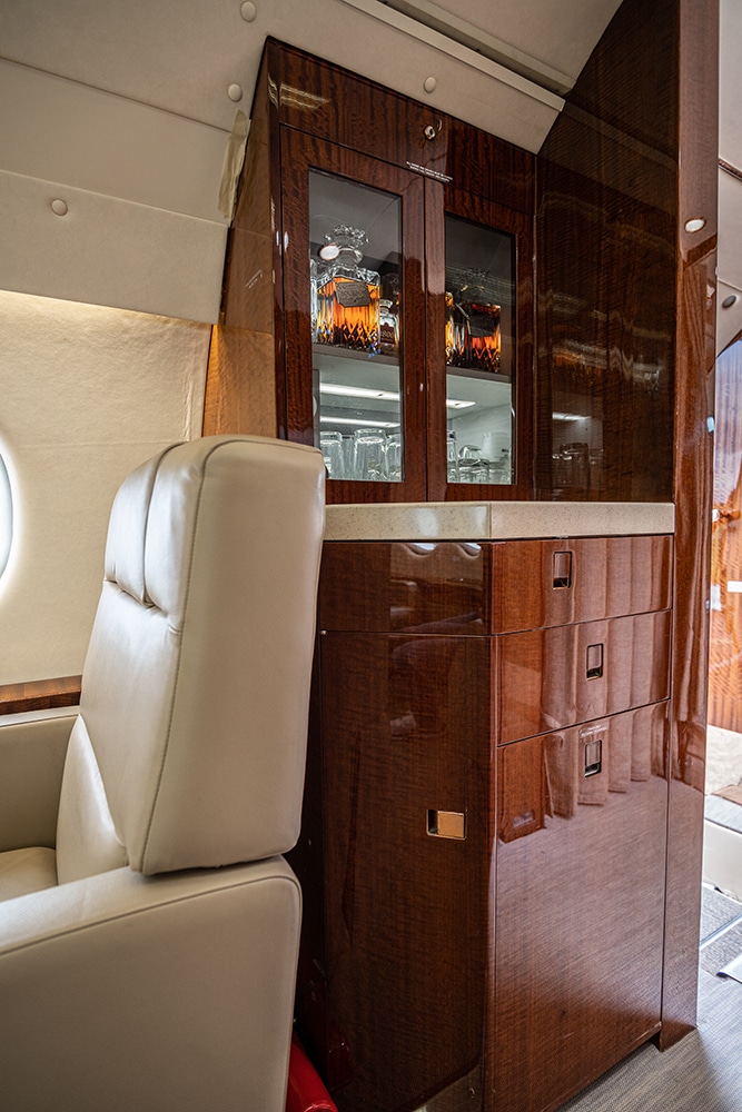 Falcon900B-N910JW-31