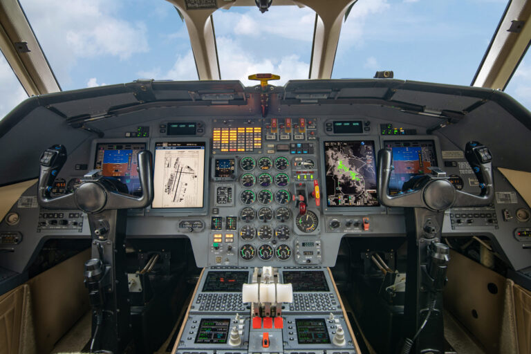 Falcon900B-N910JW-36-2-1-scaled-1