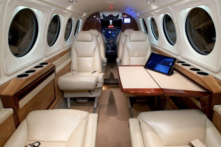 Full-Fwd-Cabin-2-1200-x-800
