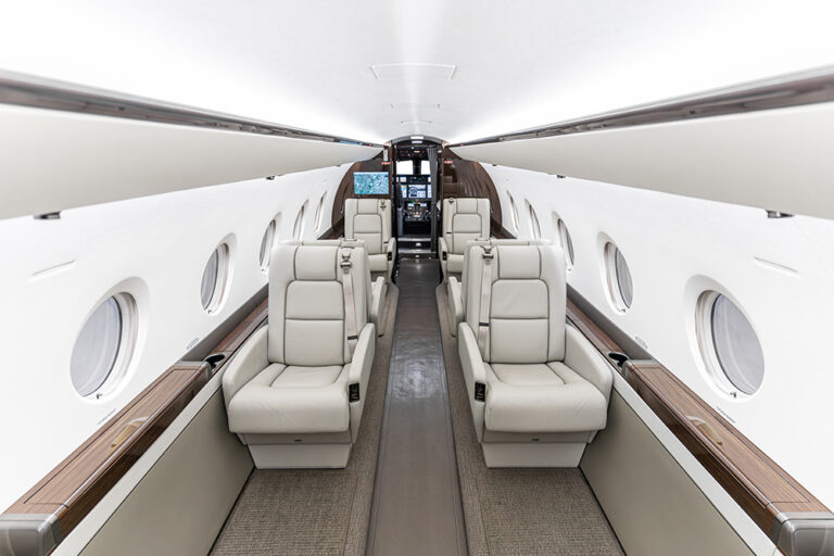 Gulfstream-G280-N905G-34