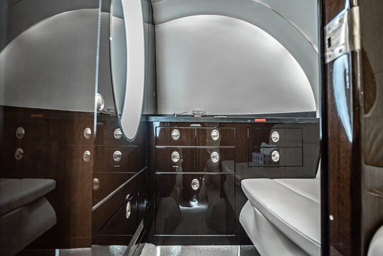 HA-117_interior_5
