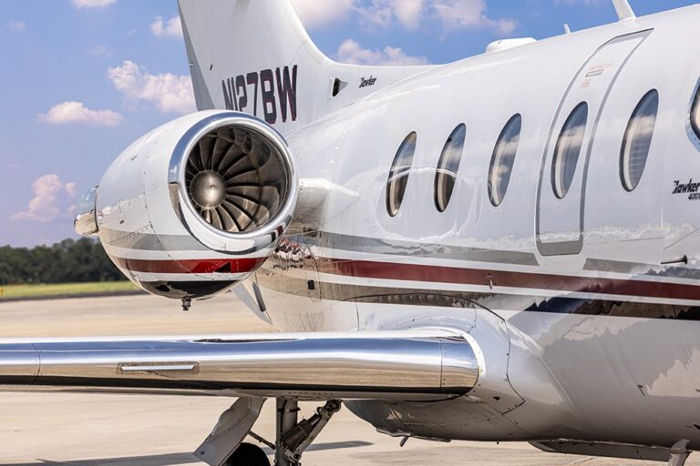 Hawker-400XP-N127BW-31-Copy