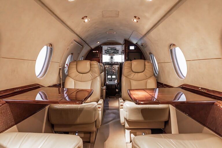Hawker-400XP-N127BW-8-Copy