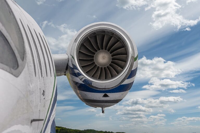 Hawker-400XP-N300RC-23