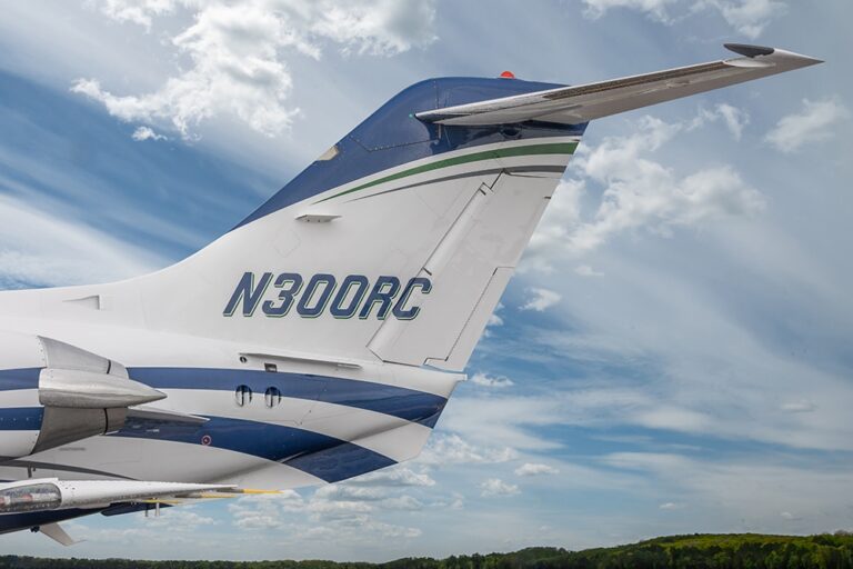 Hawker-400XP-N300RC-24