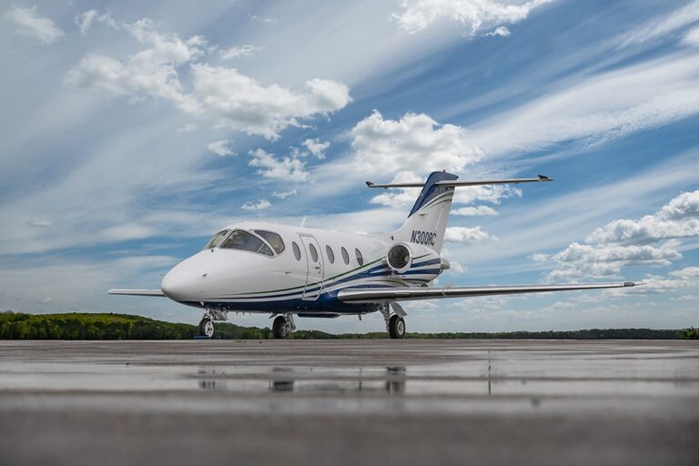 Hawker-400XP-N300RC-25