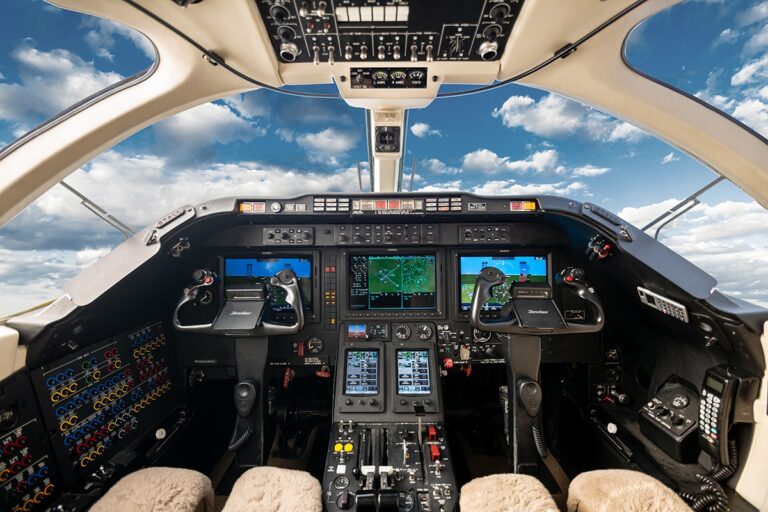 Hawker-400XP-RK-0472-2-24-of-36