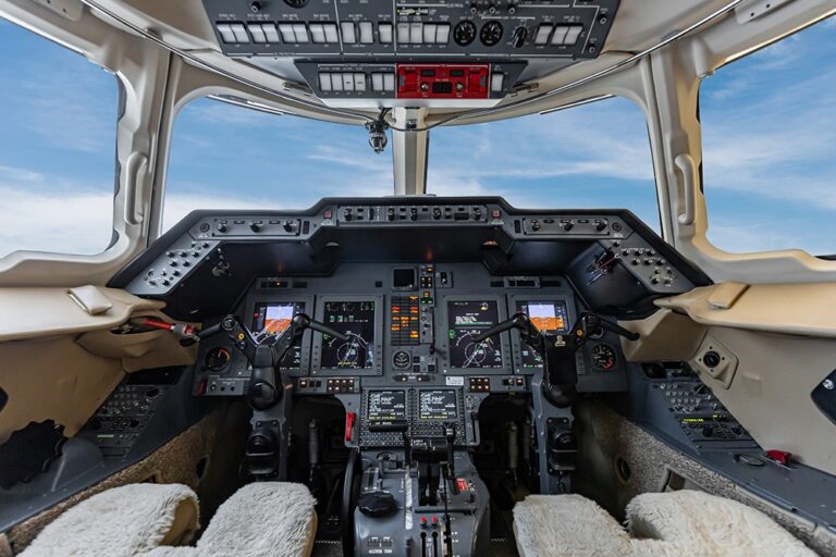 Hawker-750-N626BS-1-2