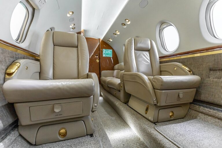 Hawker-750-N626BS-11