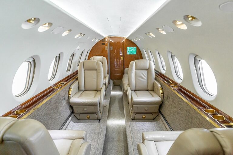 Hawker-750-N626BS-4