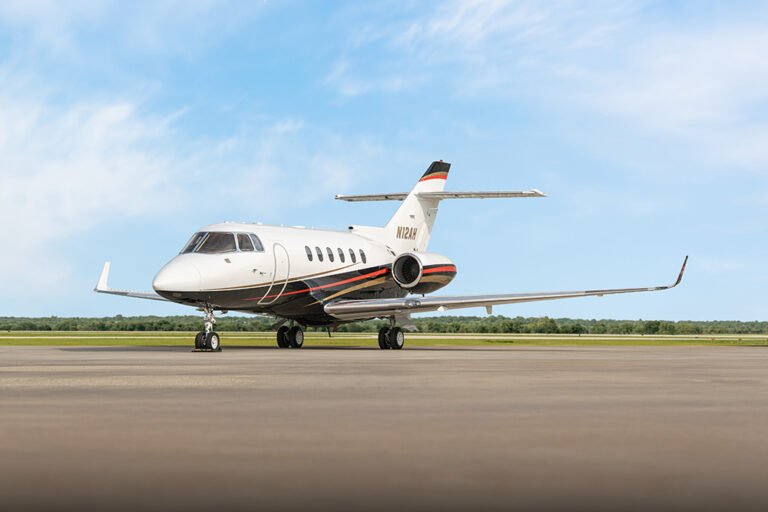 Hawker-800XP-N12AH-3