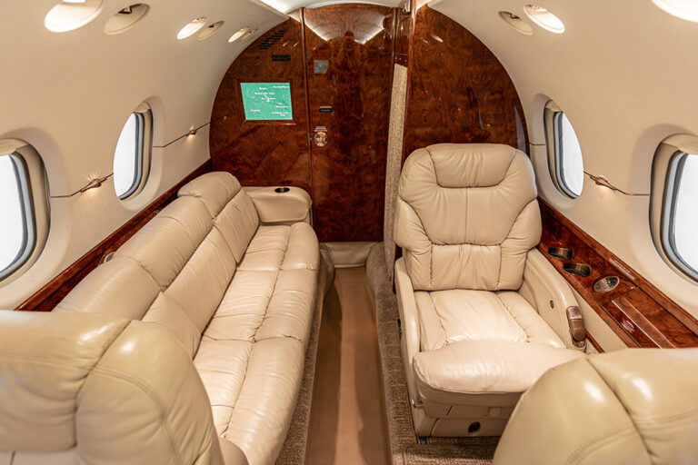 Hawker-800XP-N12AH-31