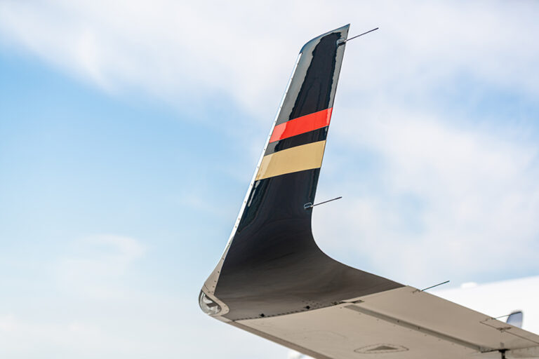 Hawker-800XP-N12AH-9