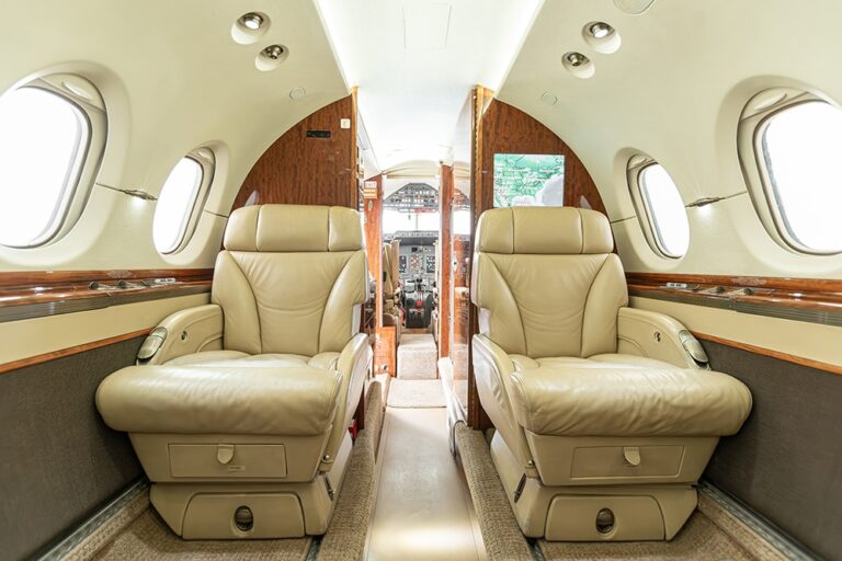 Hawker-900XP-N887PC-12