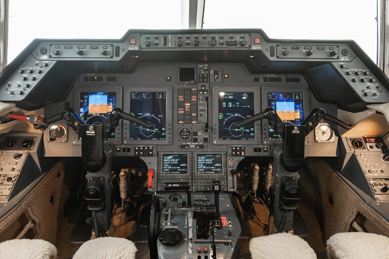 Hawker-900XP-N887PC-45