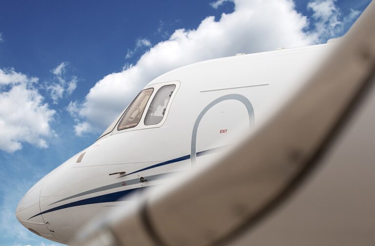 Hawker850XP-N448H-36