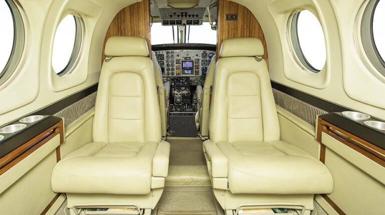 Interior-1-921x515-2