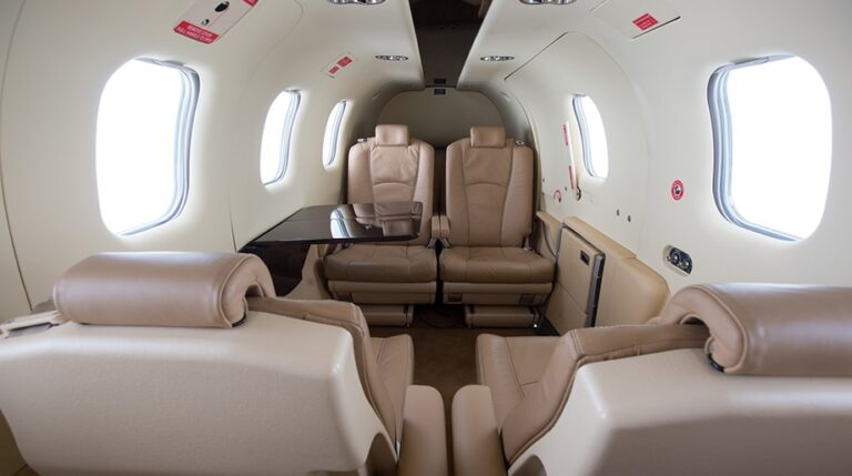 Interior-Fwd-Aft