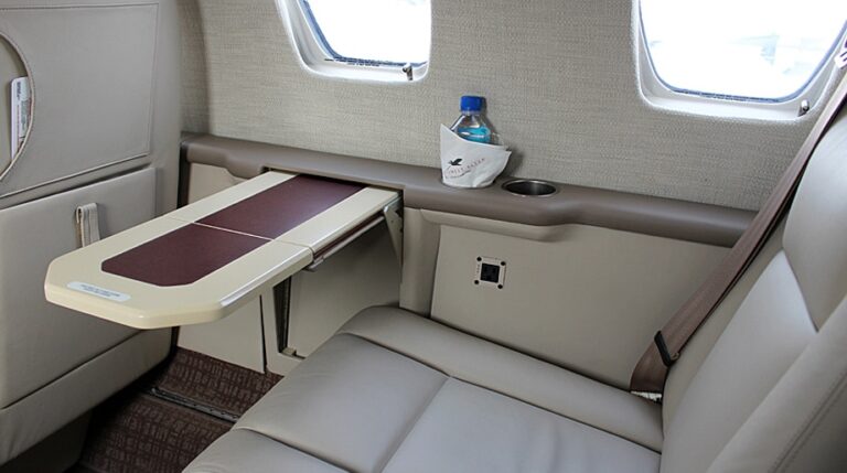 Interior-single-seat-921-x-515