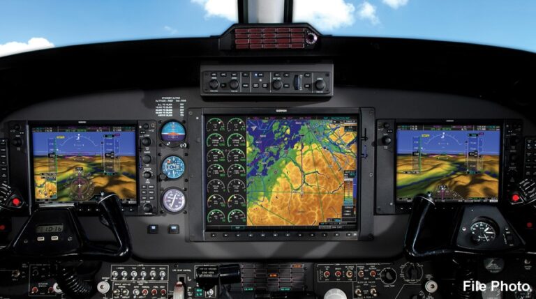 King-Air-200-G1000223E2D-921x515-1