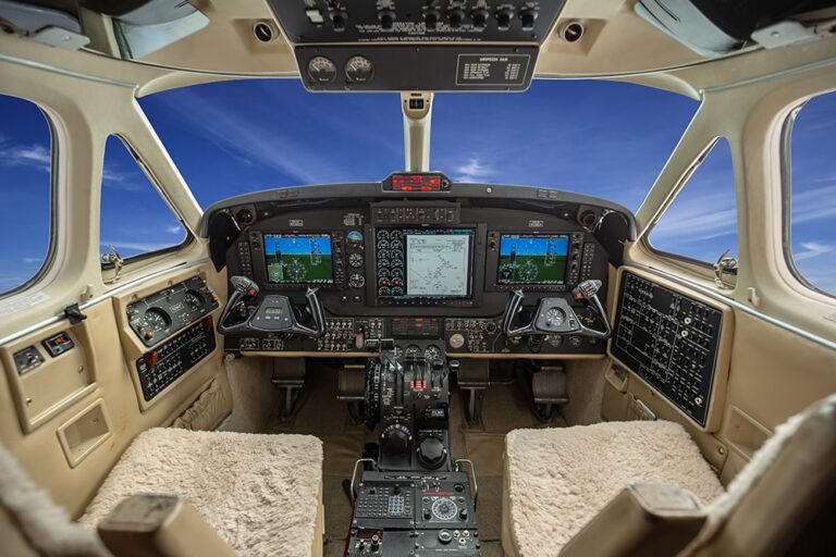 King-Air-200-N436EA-1-2